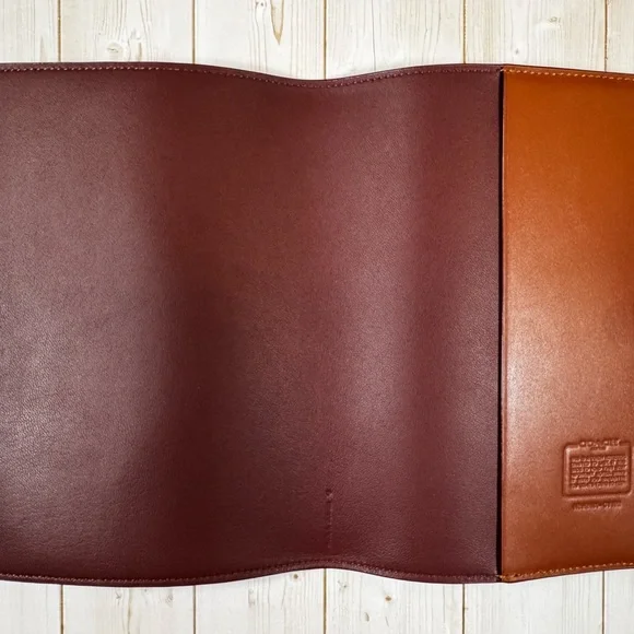 🦖☃️ COACH Holiday Notebook in Signature Canvas with Rexy & Snowman ☃️🦖 - Picture 13 of 13